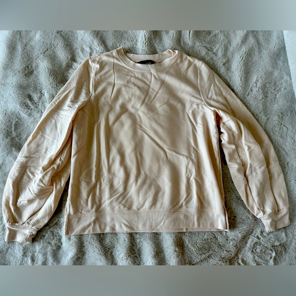 Cream Banana Republic Sweater - Picture 1 of 3